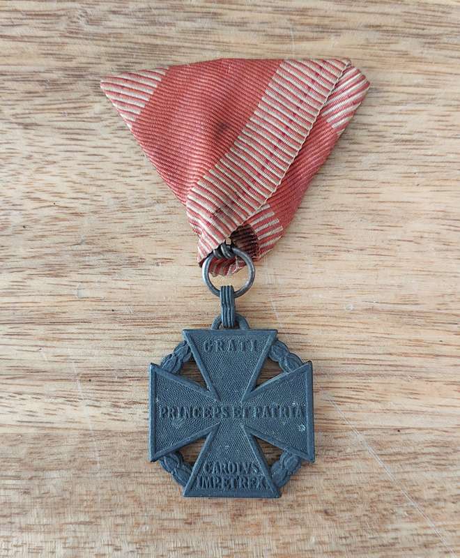 - Austro-Hungarian Empire WW1 Karl Troop Cross Medal (Karl Truppenkreuz) -