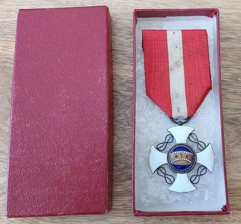 # Decoration Vittorio Emanuele 3rd Order Crown of Italy in Box of Issue #