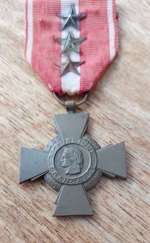 - France Cross of Military Valour with 1 x Bronze & 2 x Silver Star Emblems on ribbon -
