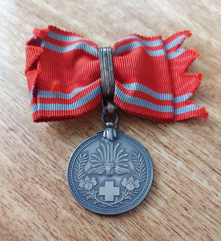 - Japan Red Cross Medal 2nd Class for Woman -