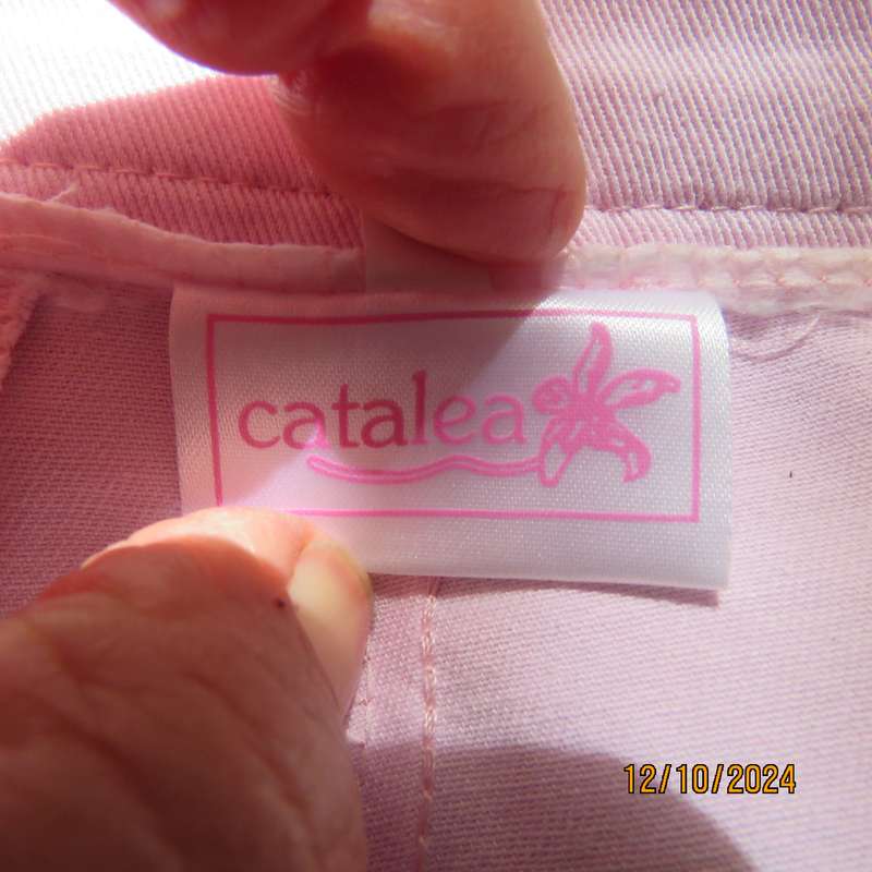 Amazing soft rose pink cotton jeans by CATALEA from Lebanon. Size 34. High waist. Brand new cond.