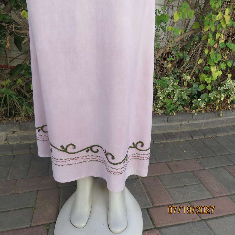 Pale lilac 100% viscose ethnic style double strappy dress from India. Richly embroidered. Size 34