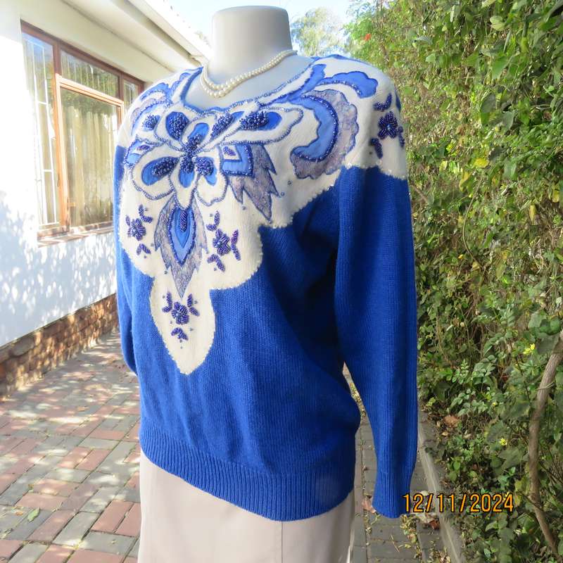 Amazing luxury embellished royal blue/cream acrylic/mohair pull over sweater. By HENDER size 38/40.