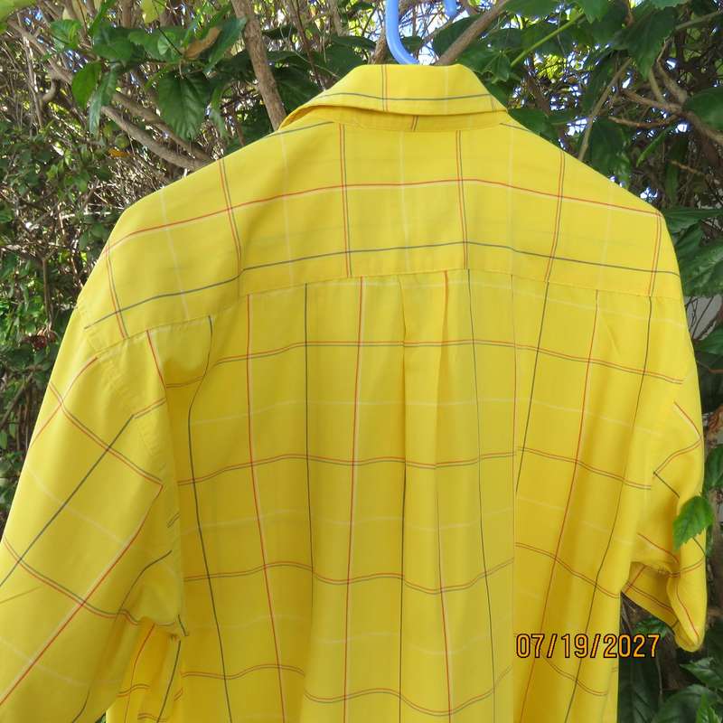 HENRY HILL yellow large check short sleeve check shirt from California. Size Large