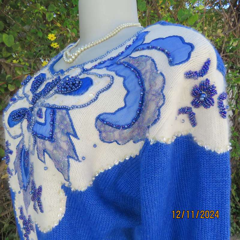 Amazing luxury embellished royal blue/cream acrylic/mohair pull over sweater. By HENDER size 38/40.