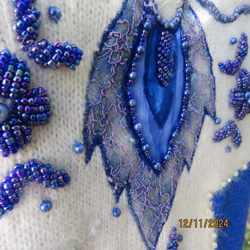 Amazing luxury embellished royal blue/cream acrylic/mohair pull over sweater. By HENDER size 38/40.