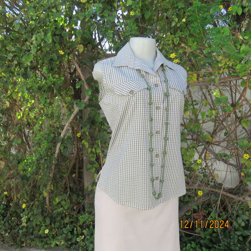 Cool olive green and cream check cotton button down/open collar top. Yoked front.Size 36.As new
