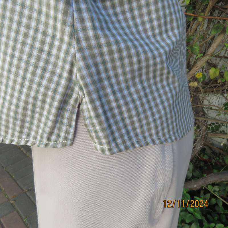 Cool olive green and cream check cotton button down/open collar top. Yoked front.Size 36.As new