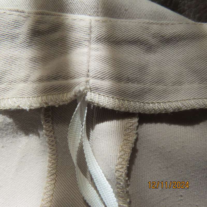 Ecru colour paneled 100% cotton A-line skirt by LYNETTE Boutique size 40. Side zip. Very good cond