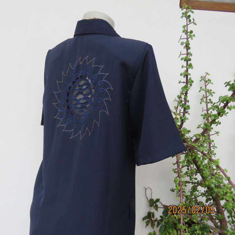 Exquisite navy short sleeve polyester richly embroidered with cut-out work-gold thread top.Size 36.