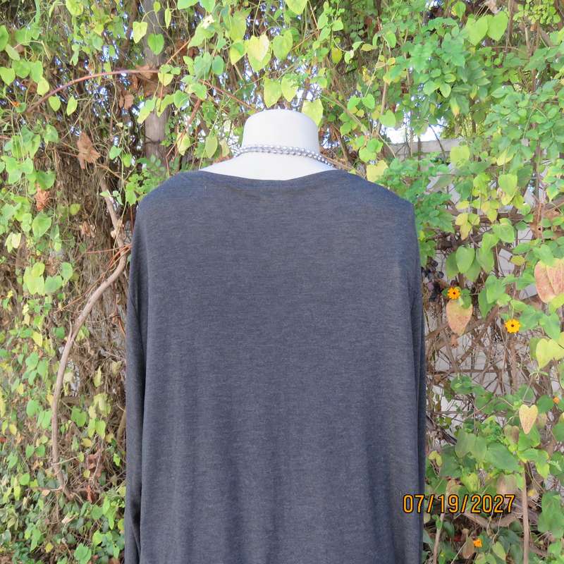 DONNA CLAIRE dark grey long sleeve polyrayon stretch top. Pink-purple roses front. Size 52