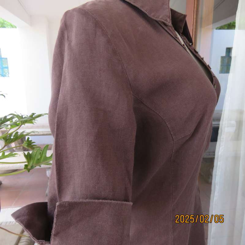 MERIEN HALL choc brown fold over 100% ramie top. Short sleeves. Size 34.Bead decoration. Side ties.