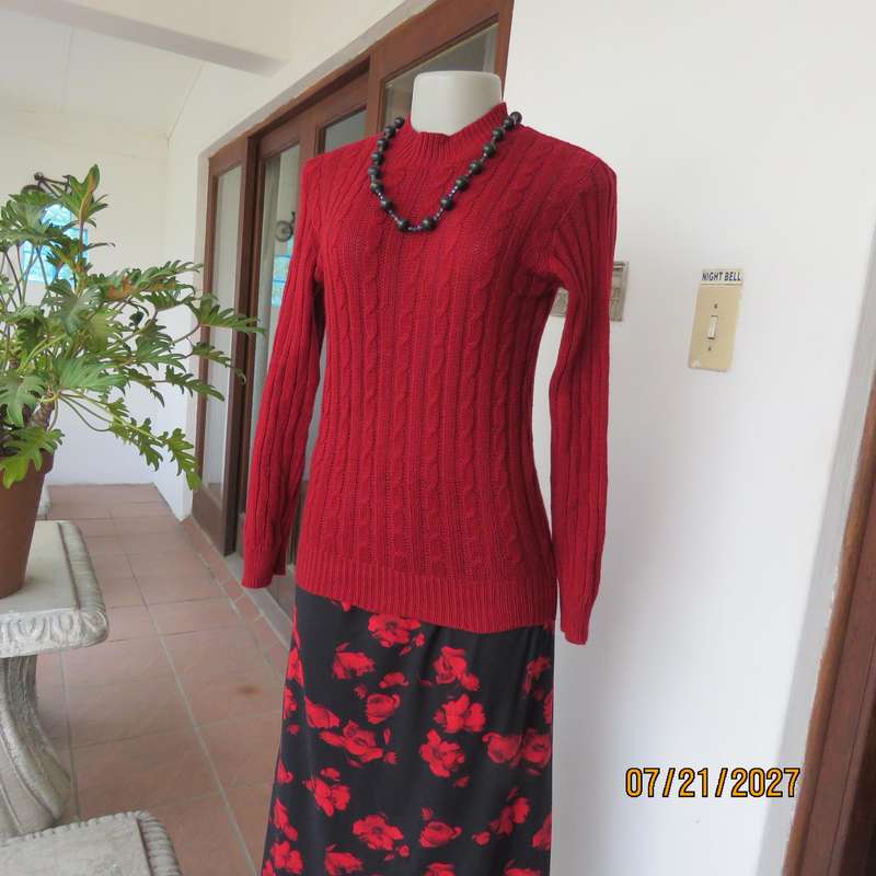 JUDY'S PRIDE cherry red cable knit long sleeve crew neck jumper. Size 34