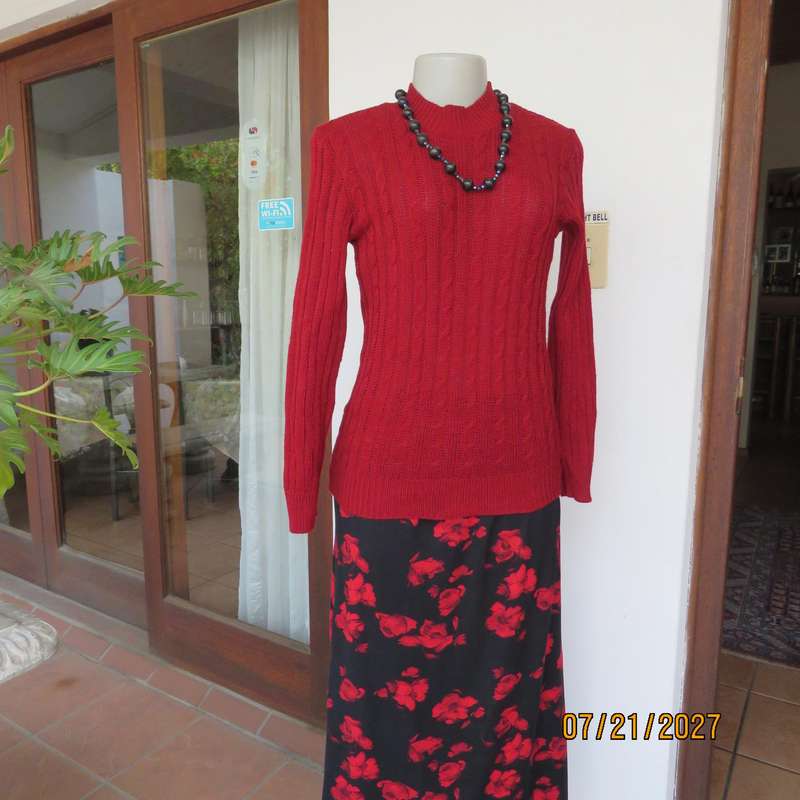 JUDY'S PRIDE cherry red cable knit long sleeve crew neck jumper. Size 34