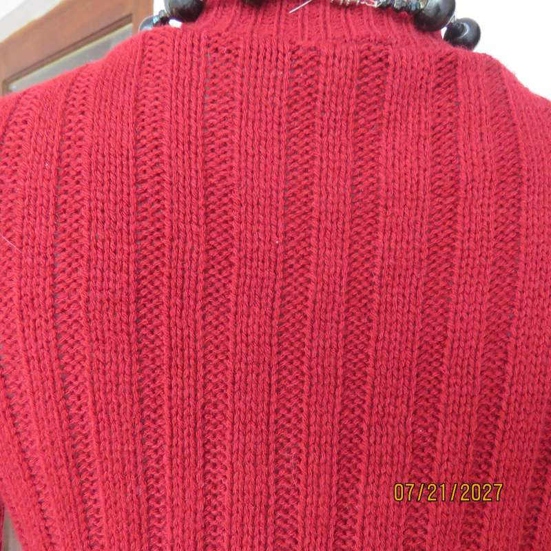 JUDY'S PRIDE cherry red cable knit long sleeve crew neck jumper. Size 34