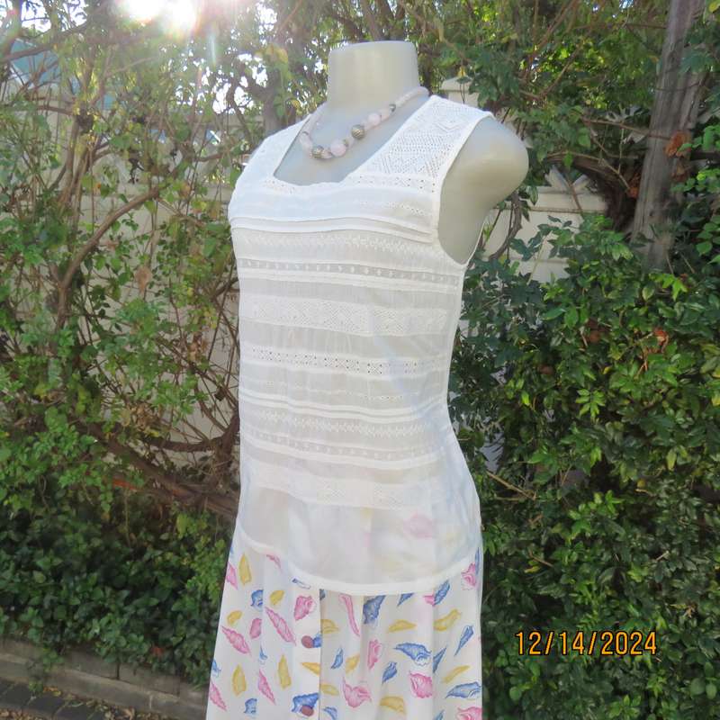 Dainty white feminine 100% cotton with cotton lace square neck top size 34. By SOIL from India. New