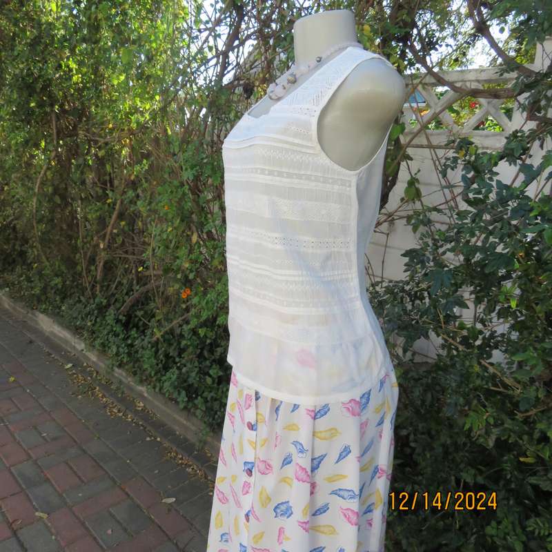 Dainty white feminine 100% cotton with cotton lace square neck top size 34. By SOIL from India. New