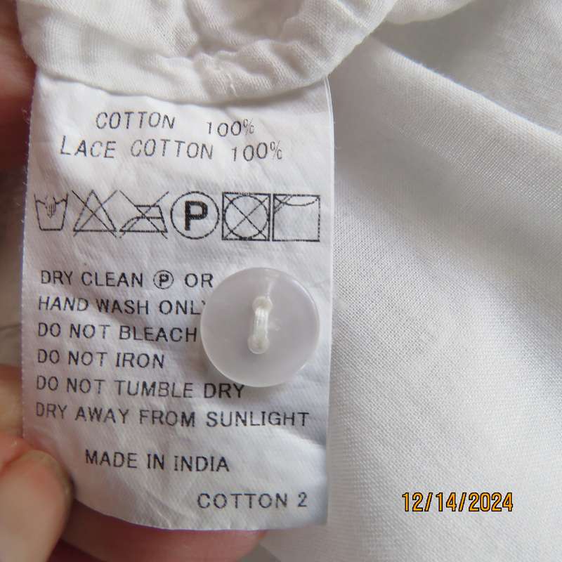 Dainty white feminine 100% cotton with cotton lace square neck top size 34. By SOIL from India. New