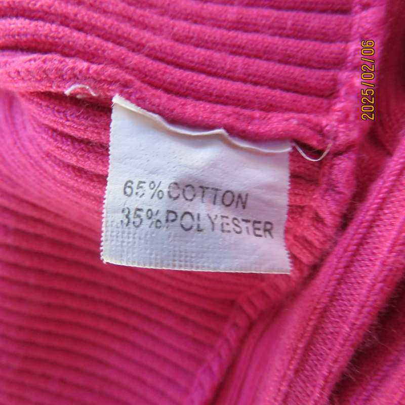 Fabulous magenta pink polycotton knit long open cardigan size 34. Pointed fronts. As new cond.