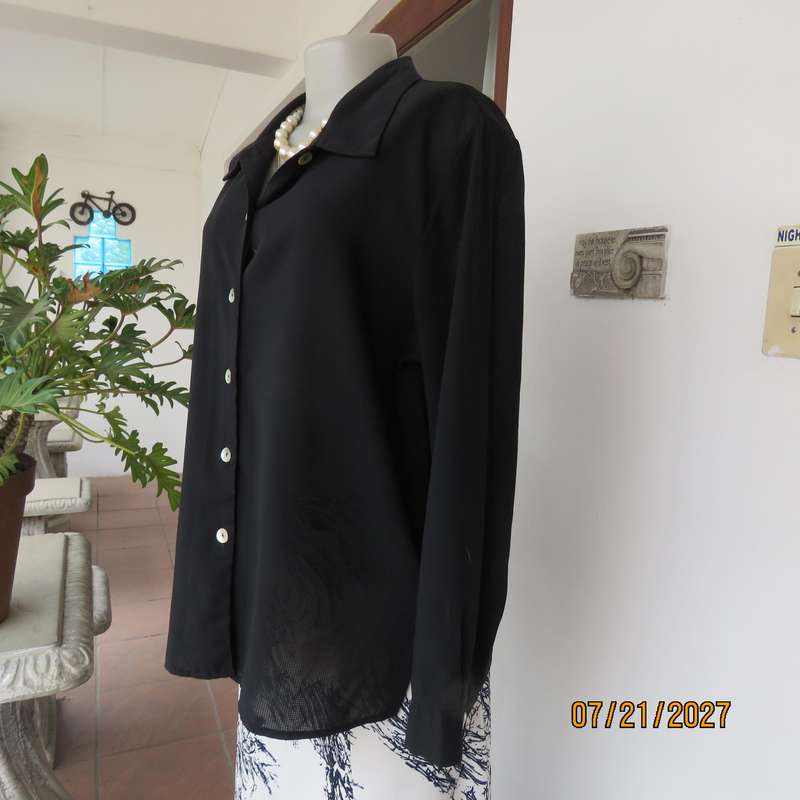 REGOR black tiny opaque check polyester long sleeve button down shirt. Size 38
