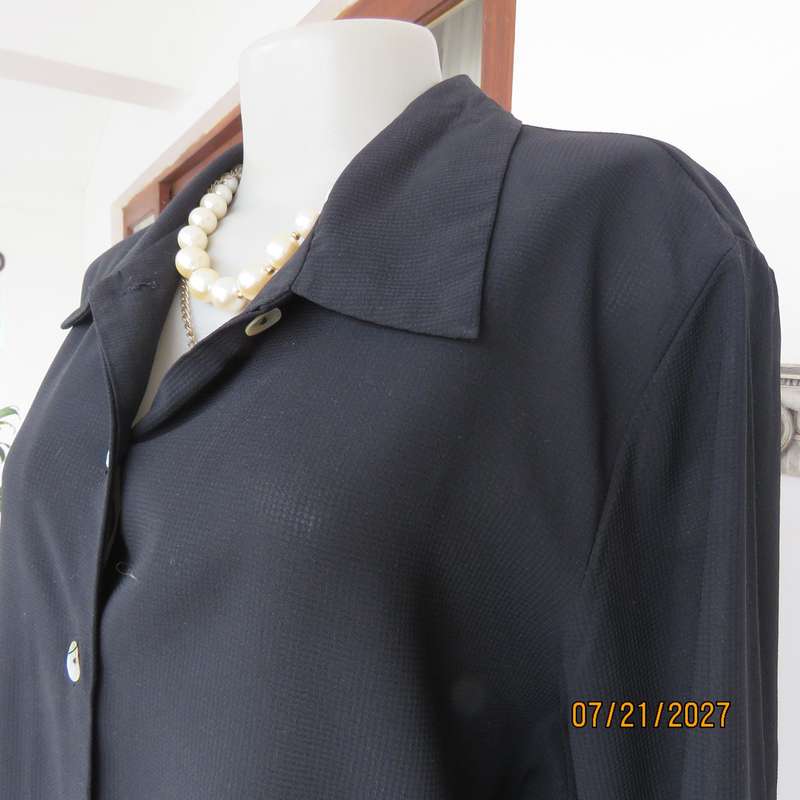 REGOR black tiny opaque check polyester long sleeve button down shirt. Size 38