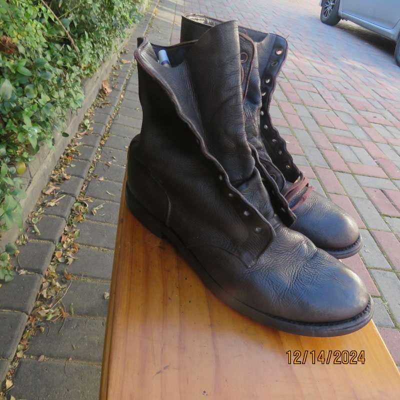Pair SADF brown genuine leather boots by BAGSHAW size 10.5 issued 1993. Army size 285. Good cond.