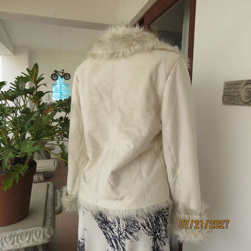 TRUWORTHS cream bonded acrylic fur jacket-outer suede look polyester. Size 32