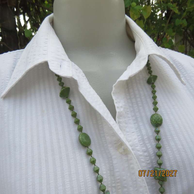 O//SO white bubble cotton long sleeve button down shirt size 40. Shirt collar