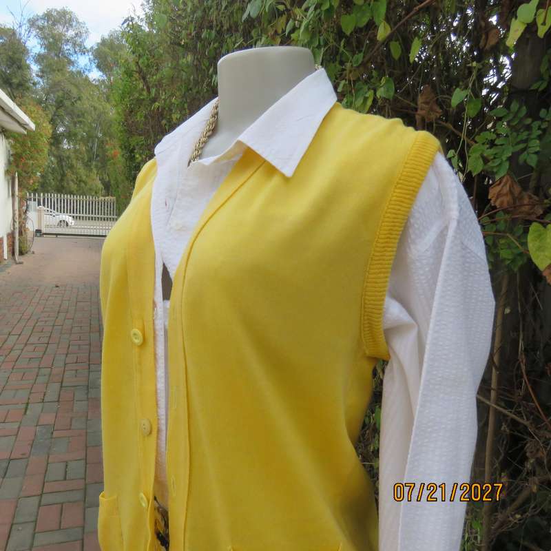 INTERFERE pineapple yellow sleeveless acrylic knit waistcoat. Button down. Size 38