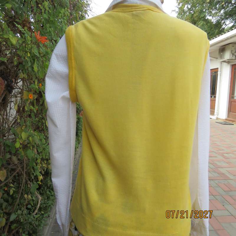 INTERFERE pineapple yellow sleeveless acrylic knit waistcoat. Button down. Size 38