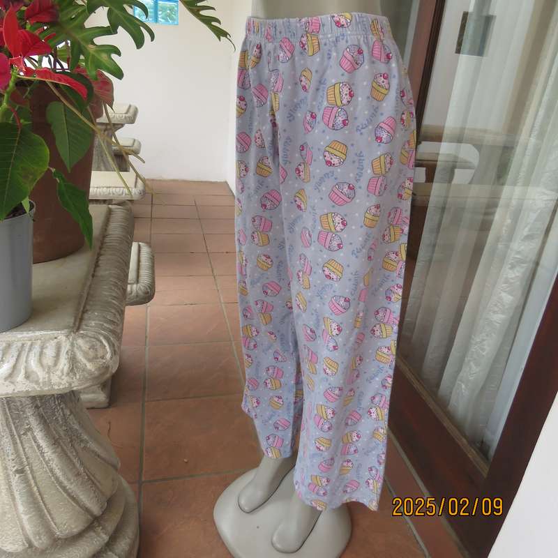 FASHION EXPRESS light blue 100% cotton pajama pants with cupcake patterns. Size 44.Elasticated waist