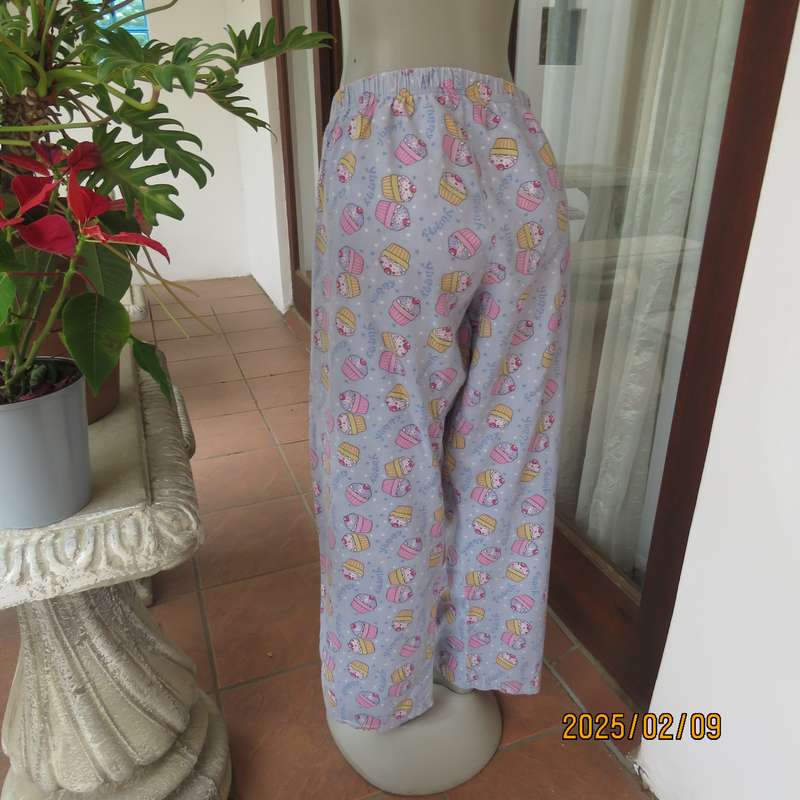 FASHION EXPRESS light blue 100% cotton pajama pants with cupcake patterns. Size 44.Elasticated waist