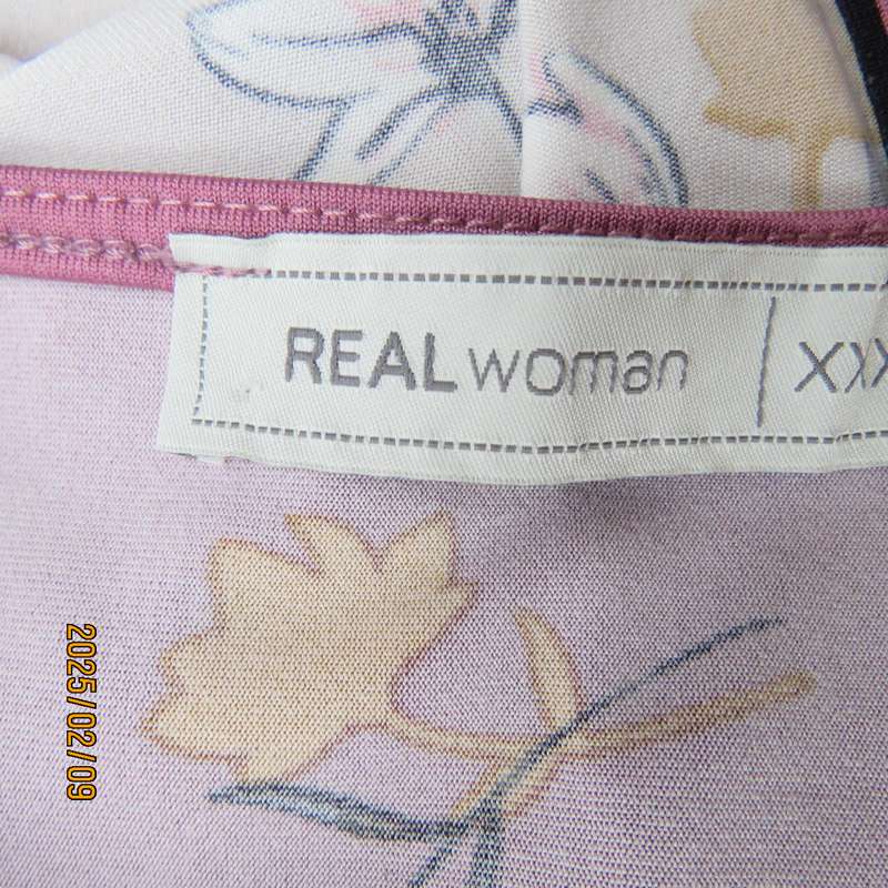Stunning REAL WOMAN extra long dusty pink-gold-white floral top.Stretch polyeater. Size 44.