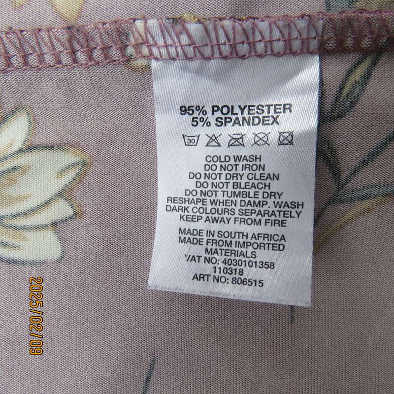 Stunning REAL WOMAN extra long dusty pink-gold-white floral top.Stretch polyeater. Size 44.