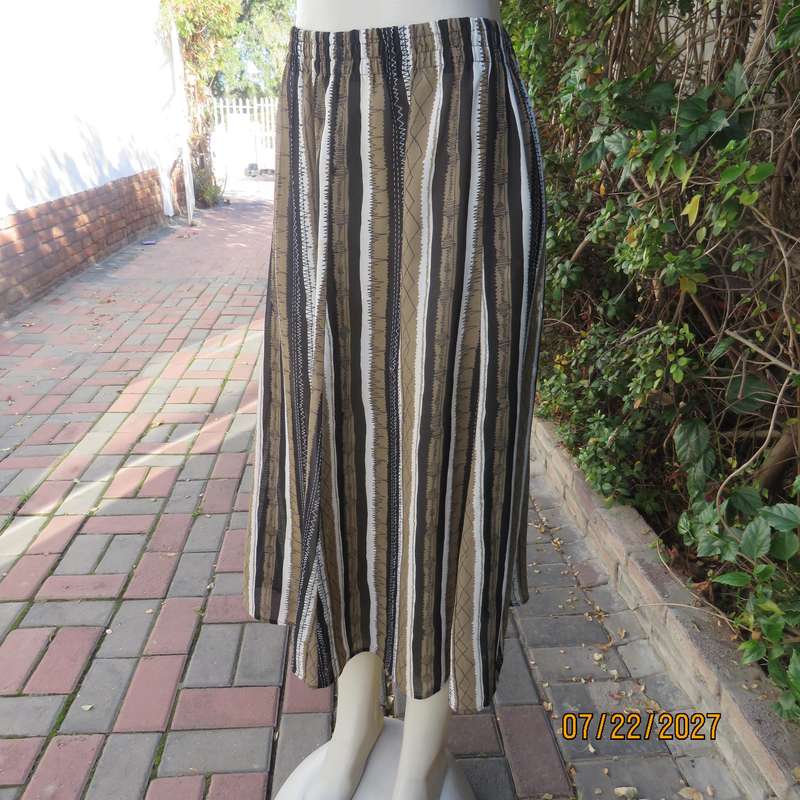 LARGELY FEMININE 2 pc polyester A-line skirt and long sleeve top outfit. Vertical striped. Size 42