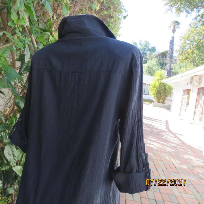FRESH PRODUCE overdyed navy cotton slip over top. Size 36. Bracelet sleeves.