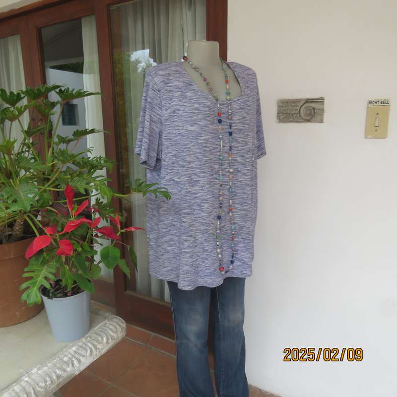 DAVID JONES size 46-48 stretch polycotton mottled navy-white T-Shirt with short sleeves.As new
