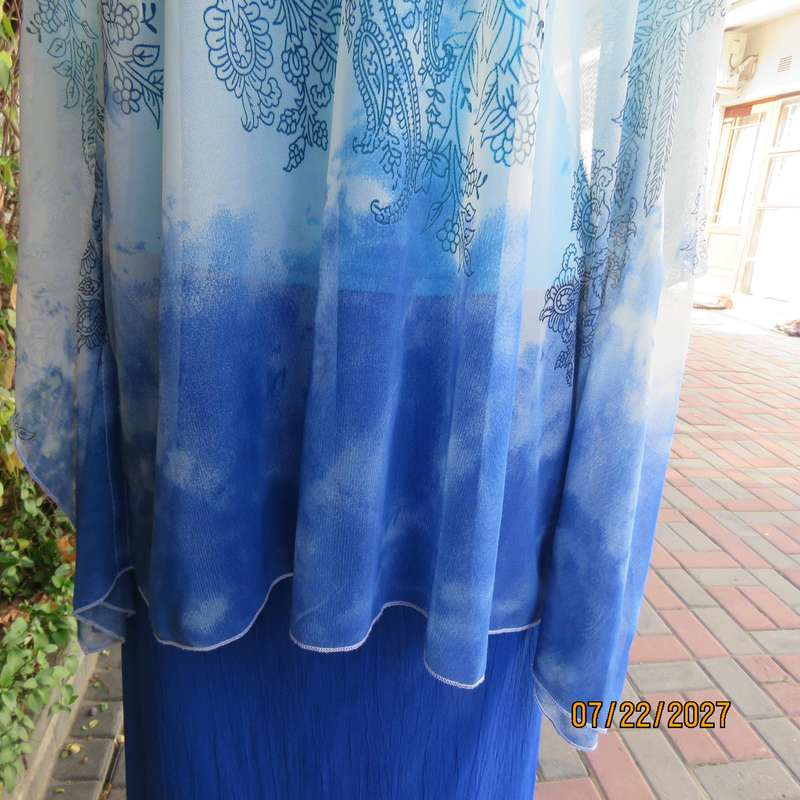 FASHION EXPRESS dainty white throw over sheer top with jade-blue pattern. Size 42-46
