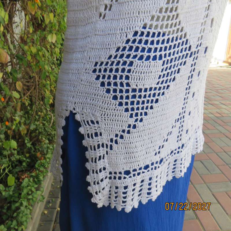 QUEENSPARK white crochet long sleeve top in cotton yarn. Size 38.