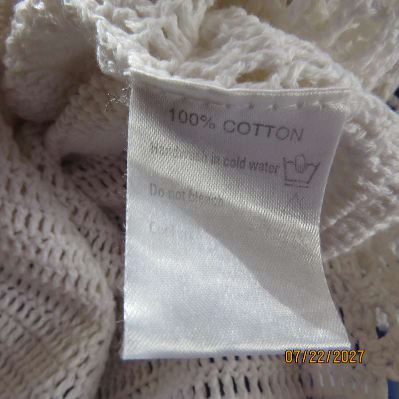 QUEENSPARK white crochet long sleeve top in cotton yarn. Size 38.