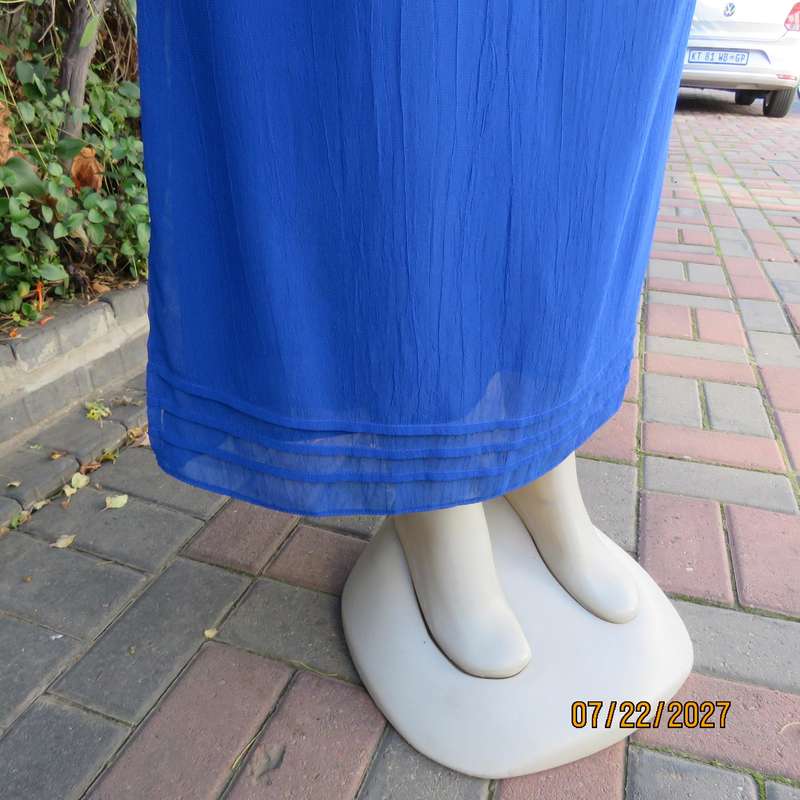 DONNA CLAIRE luxury fully lined maxi skirt size 44. Tucked seam decoration border. Royal blue