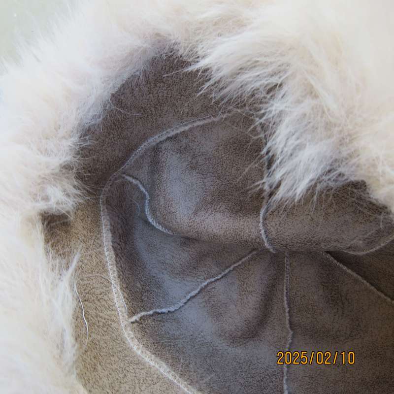Soft cream faux fur urban style warm hat with some stretch. Warm for winter. New item.