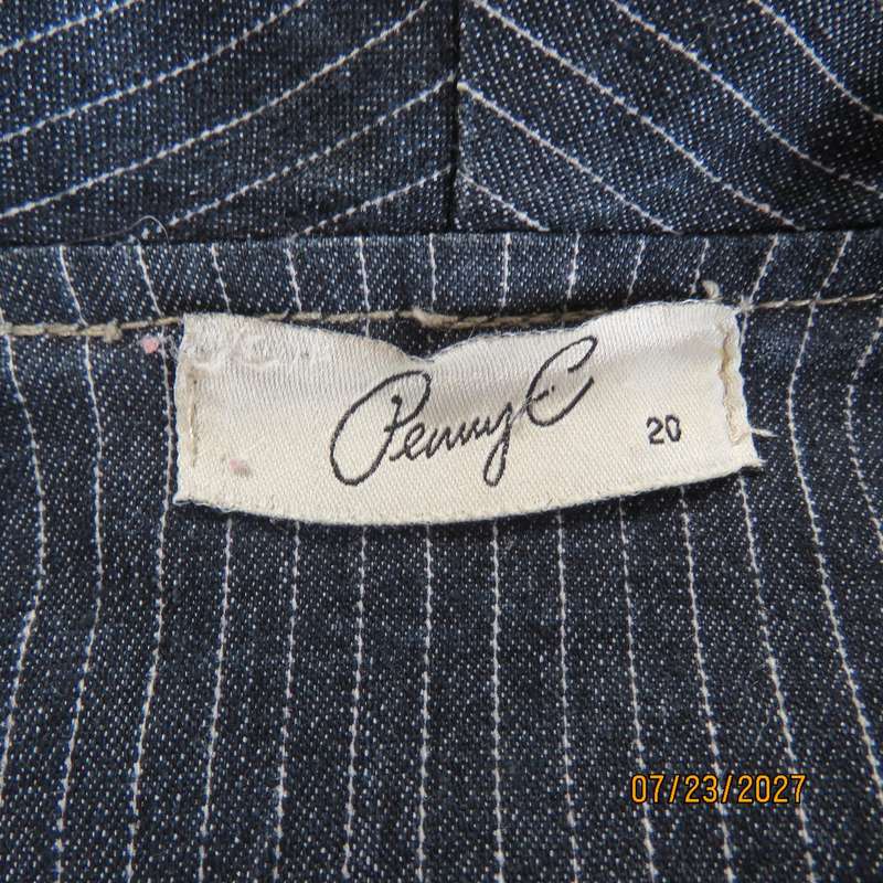 PENNY C polycotton stretch denim long sleeve jacket. Size 44. Two pockets