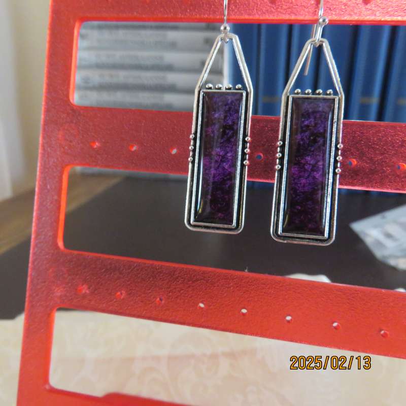 Silvery bohemian style rectangular earrings in marble purple colour. New item.