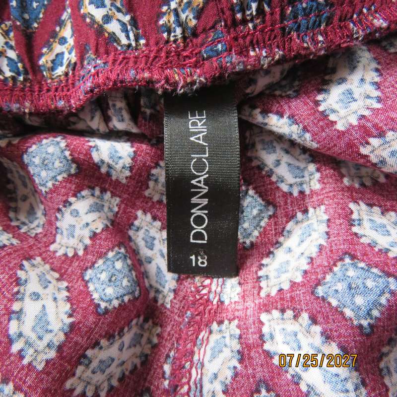 DONNA CLAIRE 100% viscose comfy maroon with blue-white print. Size 42