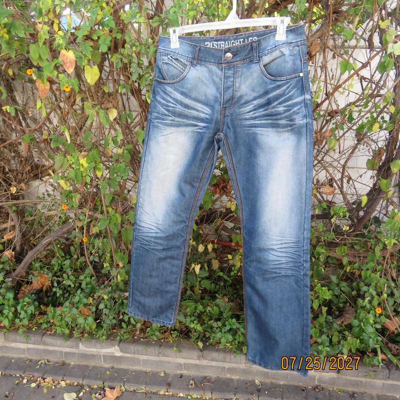RELAY blue denim men's modern jeans in 100% cotton. Size 34. As new