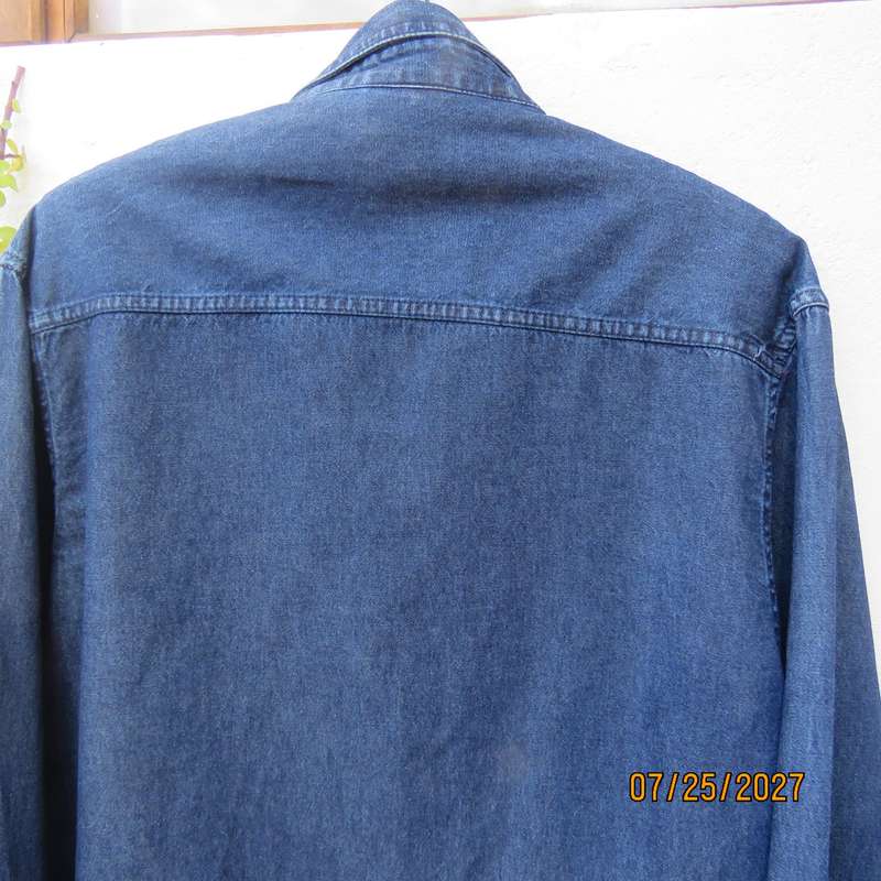 BnD79 blue denim long sleeve jean shirt in 100% cotton. Size Large.