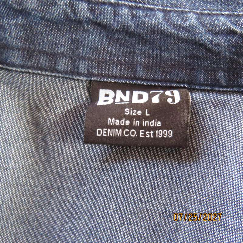 BnD79 blue denim long sleeve jean shirt in 100% cotton. Size Large.