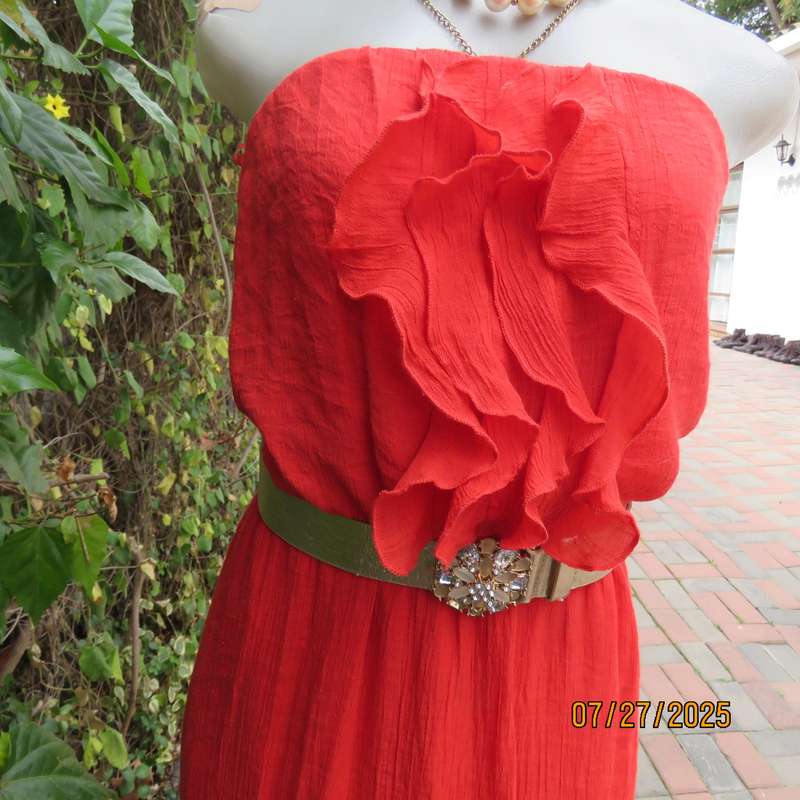 Ferrari red long strapless dress size 36. Elasticated waist. Crinkled poly-viscose. Polyester lining