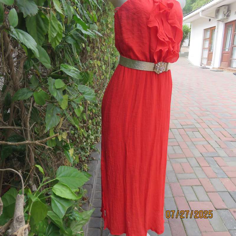 Ferrari red long strapless dress size 36. Elasticated waist. Crinkled poly-viscose. Polyester lining